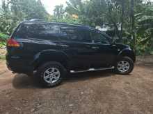 https://riyasewana.com/uploads/mitsubishi-montero-sport-2011-2422264512962.jpg