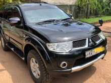 https://riyasewana.com/uploads/mitsubishi-montero-sport-2011-29113212623.jpg