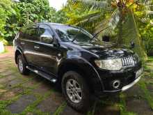 https://riyasewana.com/uploads/mitsubishi-montero-sport-2011-2922520912034.jpg
