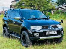 https://riyasewana.com/uploads/mitsubishi-montero-sport-2011-3013065812102.jpg
