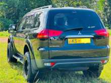 https://riyasewana.com/uploads/mitsubishi-montero-sport-2011-79421112593.jpg