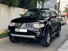 https://riyasewana.com/uploads/mitsubishi-montero-sport-2011-811295712023.jpg