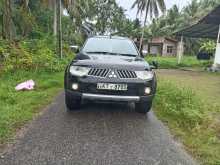 https://riyasewana.com/uploads/mitsubishi-montero-sport-2012-1117514212191.jpg