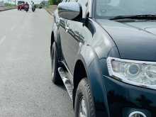 https://riyasewana.com/uploads/mitsubishi-montero-sport-2012-1122422912742.jpg
