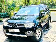 https://riyasewana.com/uploads/mitsubishi-montero-sport-2012-1315463112661.jpg