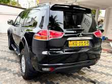 https://riyasewana.com/uploads/mitsubishi-montero-sport-2012-219060612153.jpg