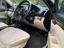 https://riyasewana.com/uploads/mitsubishi-montero-sport-2012-2317584912873.jpg