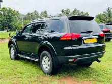 https://riyasewana.com/uploads/mitsubishi-montero-sport-2012-2910442712753.jpg
