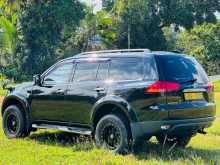 https://riyasewana.com/uploads/mitsubishi-montero-sport-2012-417304512514.jpg