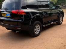https://riyasewana.com/uploads/mitsubishi-montero-sport-2012-614332112152.jpg