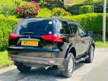 https://riyasewana.com/uploads/mitsubishi-montero-sport-2012-620044112543.jpg