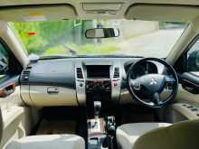 https://riyasewana.com/uploads/mitsubishi-montero-sport-2012-620044112834.jpg