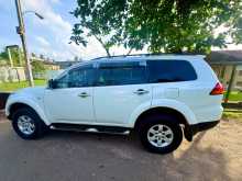 https://riyasewana.com/uploads/mitsubishi-montero-sport-2012-921400112022.jpg