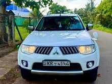 https://riyasewana.com/uploads/mitsubishi-montero-sport-2012-921400112833.jpg