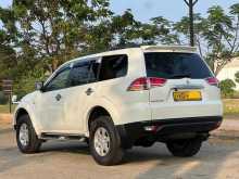 https://riyasewana.com/uploads/mitsubishi-montero-sport-2124354833.jpg