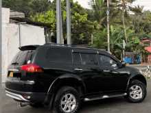 https://riyasewana.com/uploads/mitsubishi-montero-sport-220434043.jpg