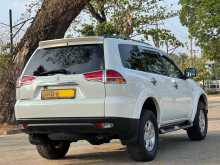 https://riyasewana.com/uploads/mitsubishi-montero-sport-23134551473.jpg