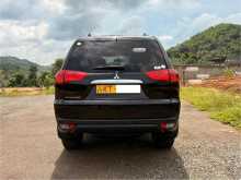 https://riyasewana.com/uploads/mitsubishi-montero-sport-2603114592.jpg