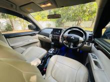 https://riyasewana.com/uploads/mitsubishi-montero-sport-2617403817635.jpg