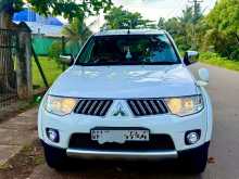 https://riyasewana.com/uploads/mitsubishi-montero-sport-262028504672.jpg