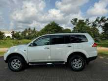 https://riyasewana.com/uploads/mitsubishi-montero-sport-27192447275.jpg