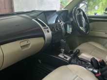 https://riyasewana.com/uploads/mitsubishi-montero-sport-2815514343.jpg