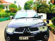 Mitsubishi Montero Sport Jeep 2013 SUV