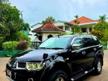 https://riyasewana.com/uploads/mitsubishi-montero-sport-2826576124.jpg