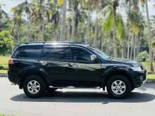 https://riyasewana.com/uploads/mitsubishi-montero-sport-2918141322893.jpg