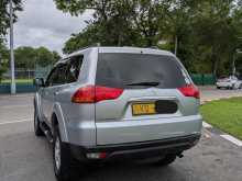 https://riyasewana.com/uploads/mitsubishi-montero-sport-2991419422.jpg