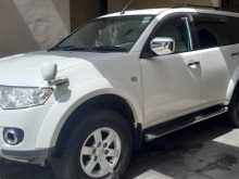 https://riyasewana.com/uploads/mitsubishi-montero-sport-3201432642.jpg