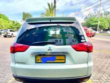 https://riyasewana.com/uploads/mitsubishi-montero-sport-41357134422.jpg