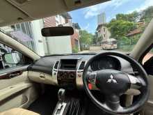 https://riyasewana.com/uploads/mitsubishi-montero-sport-5153754915.jpg