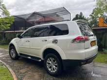 https://riyasewana.com/uploads/mitsubishi-montero-sport-62044554942.jpg