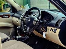 https://riyasewana.com/uploads/mitsubishi-montero-sport-6932086844.jpg