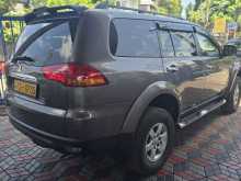 https://riyasewana.com/uploads/mitsubishi-montero-sport-71345574563.jpg