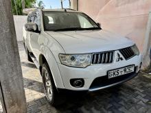 https://riyasewana.com/uploads/mitsubishi-montero-sport-716190817801.jpg