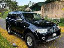 https://riyasewana.com/uploads/mitsubishi-montero-sport-77325422723.jpg