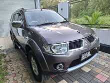 Mitsubishi MONTERO SPORT 2011 SUV