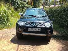 Mitsubishi MONTERO SPORT 2011 SUV