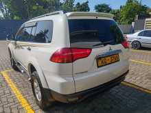 https://riyasewana.com/uploads/mitsubishi-montero-sport-8212823792.jpg