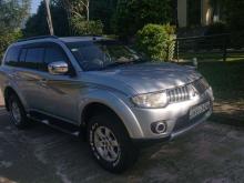 https://riyasewana.com/uploads/mitsubishi-montero-sports-11805006356.jpg