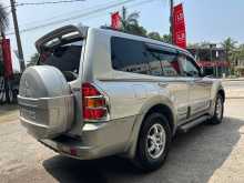 https://riyasewana.com/uploads/mitsubishi-montero-super-2002-1221203812083.jpg