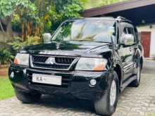 https://riyasewana.com/uploads/mitsubishi-montero-v6-1120135622562.jpg