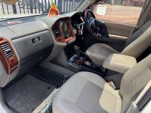 https://riyasewana.com/uploads/mitsubishi-montero-v6-113083717885.jpg