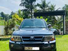 Mitsubishi Montero V6 2004 SUV