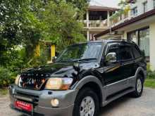 Mitsubishi MONTERO V6 2003 SUV