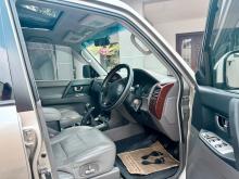 https://riyasewana.com/uploads/mitsubishi-montero-v6-127453317385.jpg