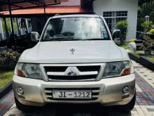 Mitsubishi Montero V6 2004 SUV