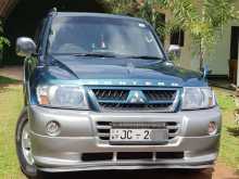 Mitsubishi Montero V6 2004 SUV